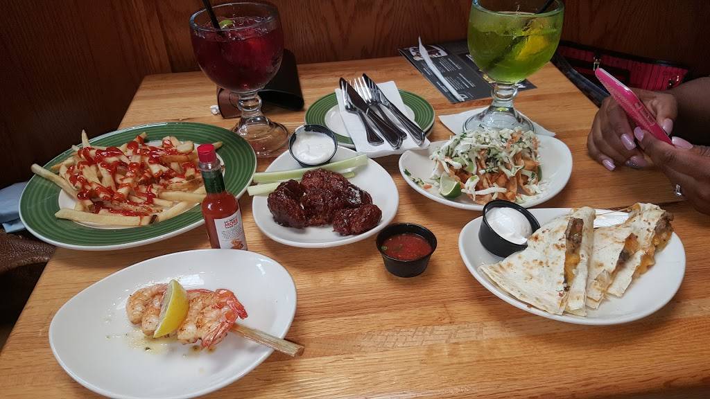 Applebees Grill + Bar | restaurant | 509 E 117th St, New York, NY 10035, USA | 6468962700 OR +1 646-896-2700