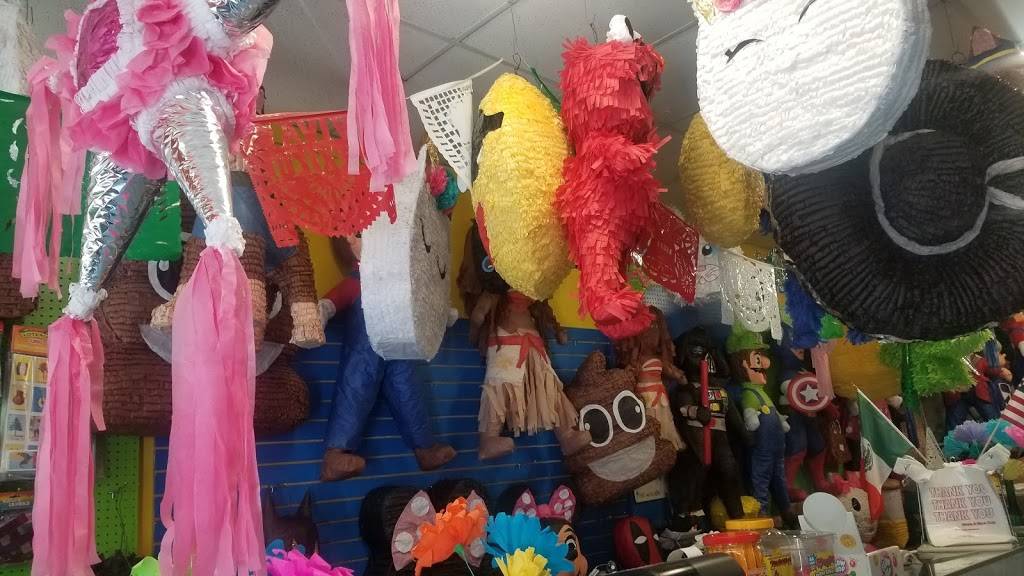 Casa De Pinata | restaurant | 2219 Lead Ave SE, Albuquerque, NM 87106, USA | 5052686625 OR +1 505-268-6625