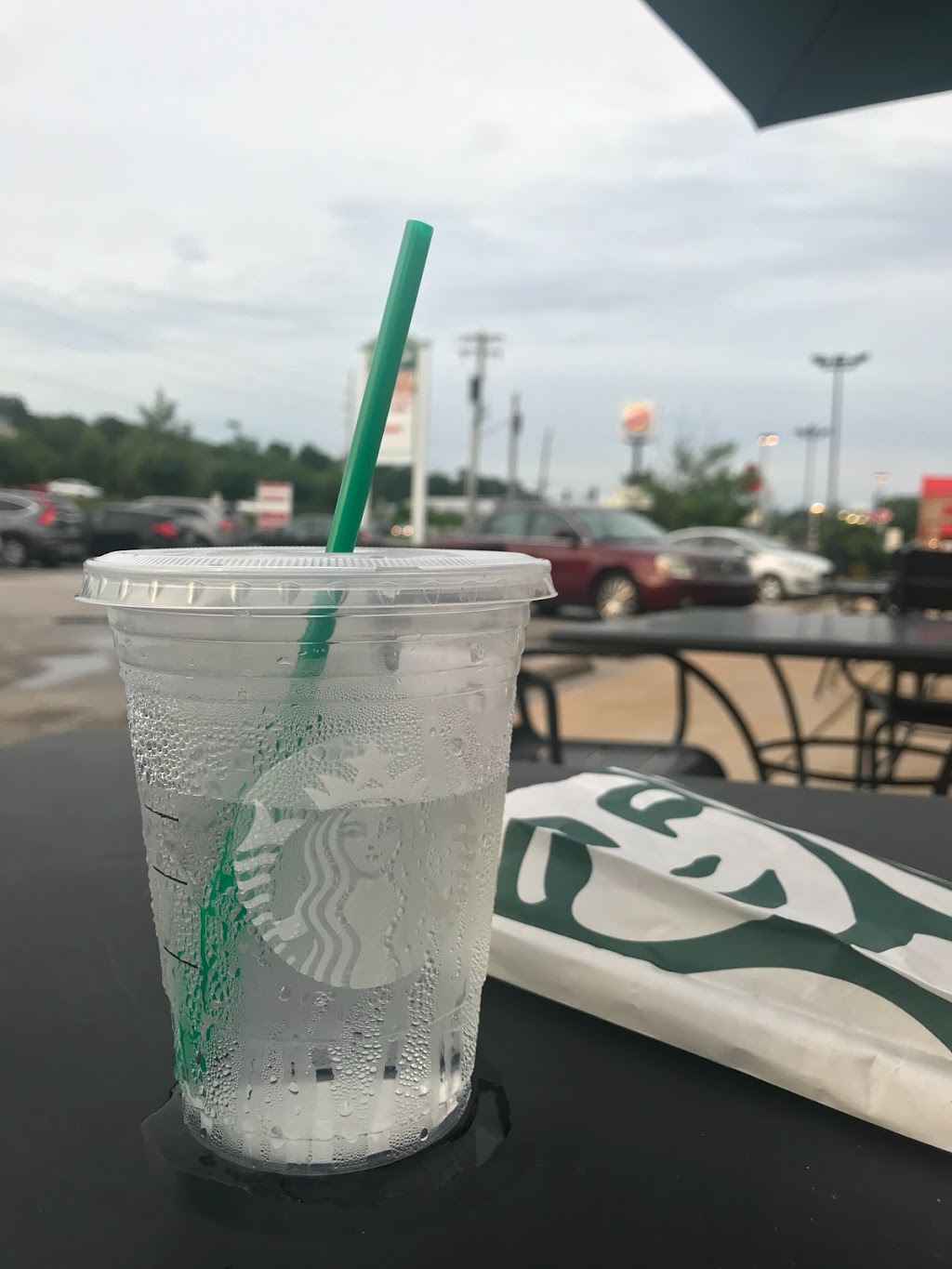 Starbucks | cafe | 14128 Manchester Rd, Manchester, MO 63011, USA | 6363949918 OR +1 636-394-9918
