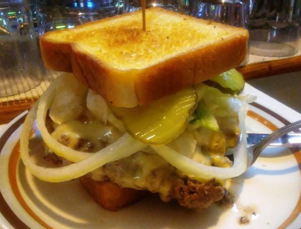 Full Throttle | restaurant | 11578 Shipman Rd, Carlinville, IL 62626, USA | 2178549554 OR +1 217-854-9554