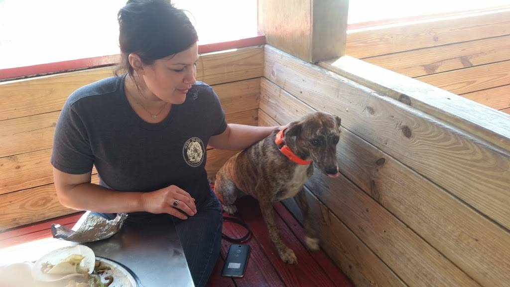 Zippys Burritos Tacos & More | restaurant | 3155 Perkins Rd, Baton Rouge, LA 70808, USA | 2253889000 OR +1 225-388-9000