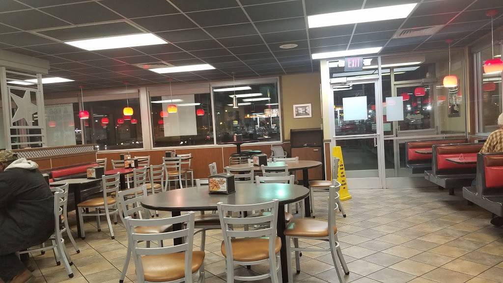 Hardees | restaurant | 101 Market Dr, Emporia, VA 23847, USA | 4346344988 OR +1 434-634-4988