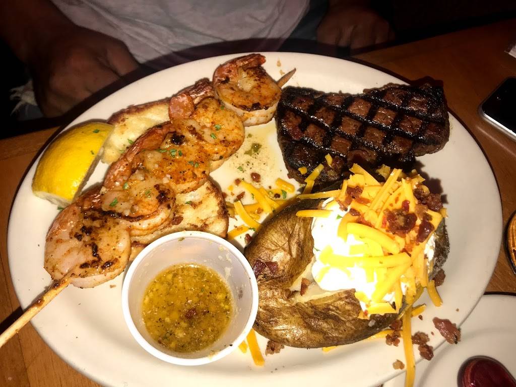 Texas Roadhouse | restaurant | 74 Newtown Rd, Danbury, CT 06810, USA | 2037309176 OR +1 203-730-9176