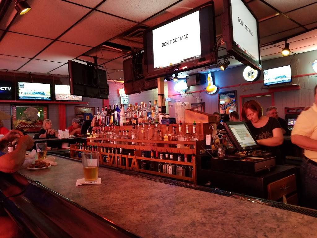 LA Villa Sports Bar & Grille | restaurant | 810 Youngstown-Poland Rd, Struthers, OH 44471, USA | 3307558744 OR +1 330-755-8744