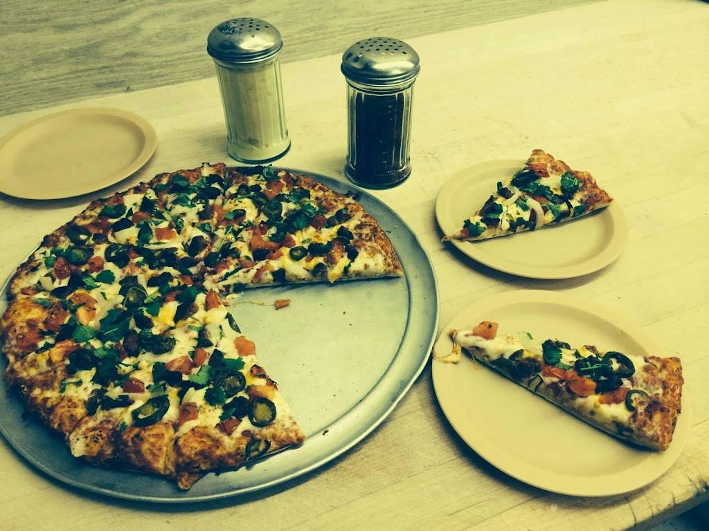 Zapparellis Pizzeria | restaurant | 598 W Main St, Santa Paula, CA 93060, USA | 8059331351 OR +1 805-933-1351