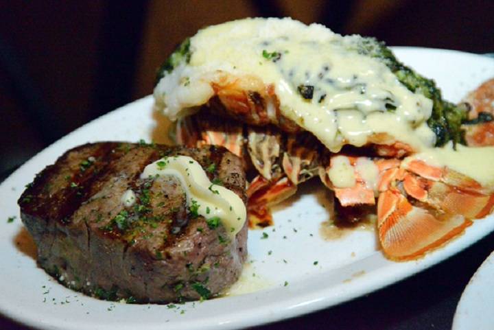 Ruths Chris Steak House | restaurant | 970 Dixon Rd Building B, Etobicoke, ON M9W 1J9, Canada | 6477975400 OR +1 647-797-5400