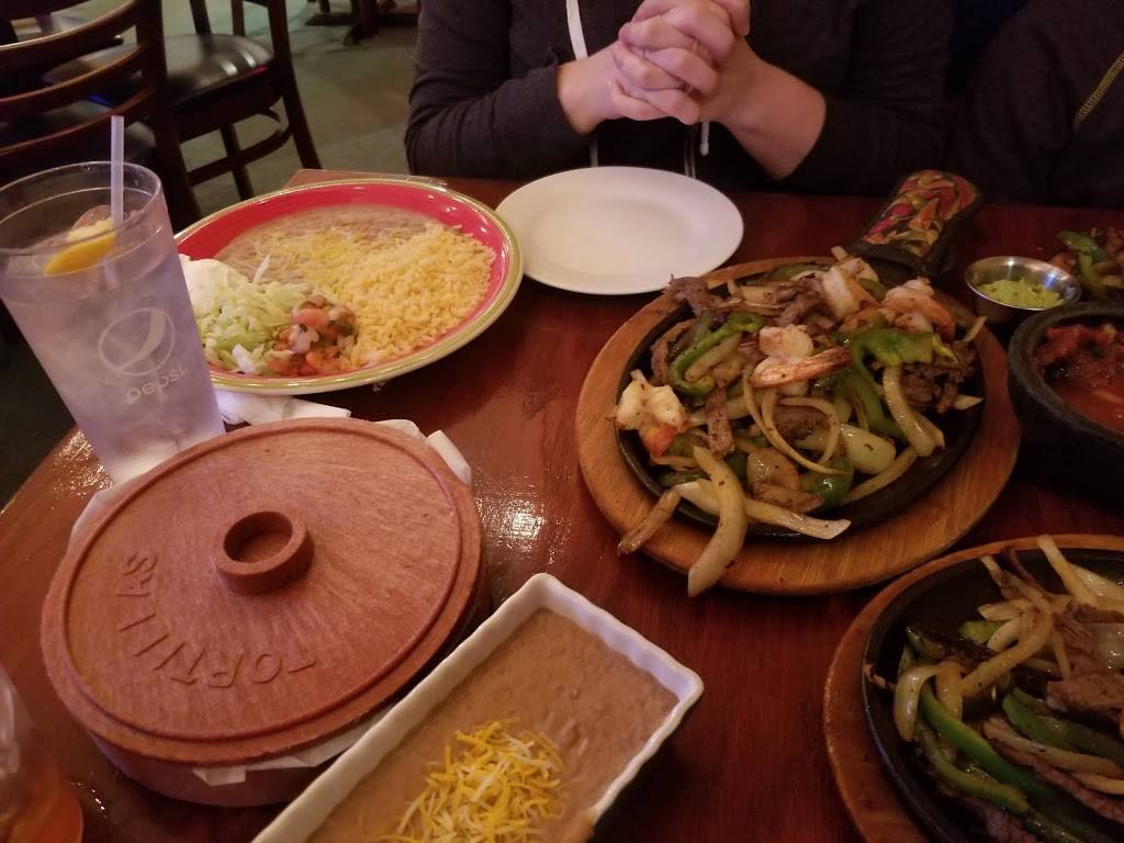 La Fuente Bar & Grill | restaurant | 3070 E Franklin Blvd, Gastonia, NC 28056, USA | 7048667744 OR +1 704-866-7744