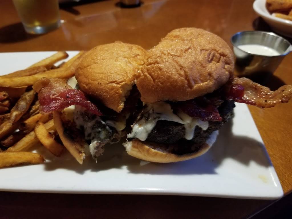 Whiskey Jax Kitchen & Cocktails | restaurant | 10915 Baymeadows Rd #135, Jacksonville, FL 32256, USA | 9046347208 OR +1 904-634-7208