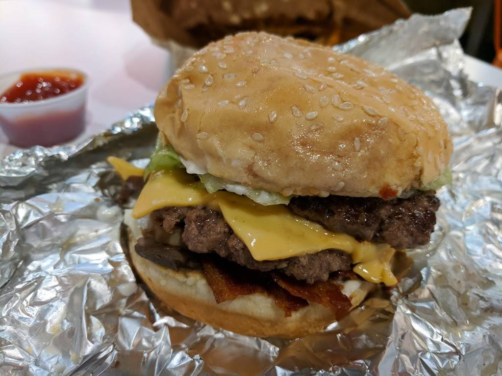 Five Guys | meal takeaway | 7100 Foundry Row, West Chester Township, OH 45069, USA | 5137790058 OR +1 513-779-0058