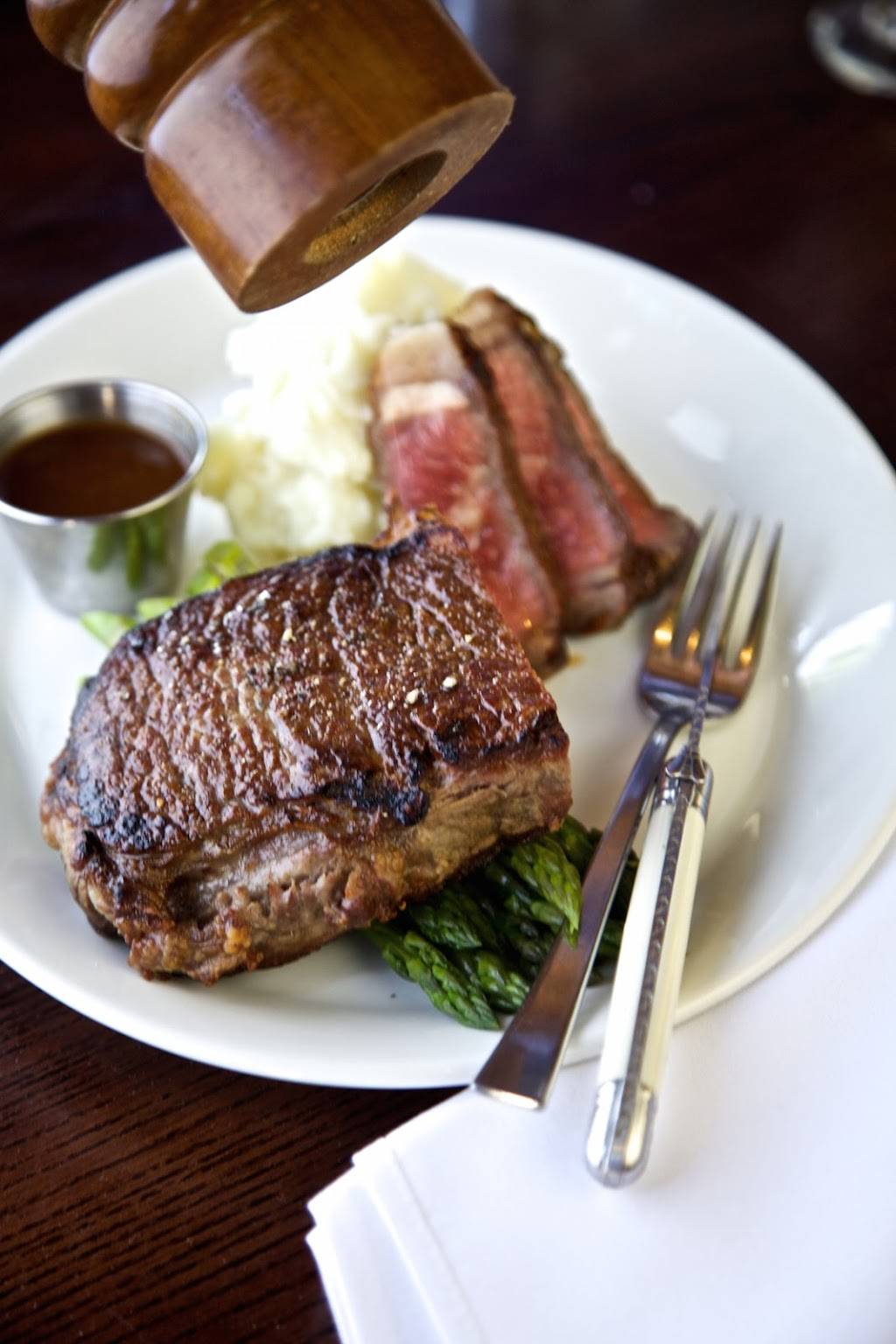 The Tap House | restaurant | 16 Depot Square, Tuckahoe, NY 10707, USA | 9143376941 OR +1 914-337-6941