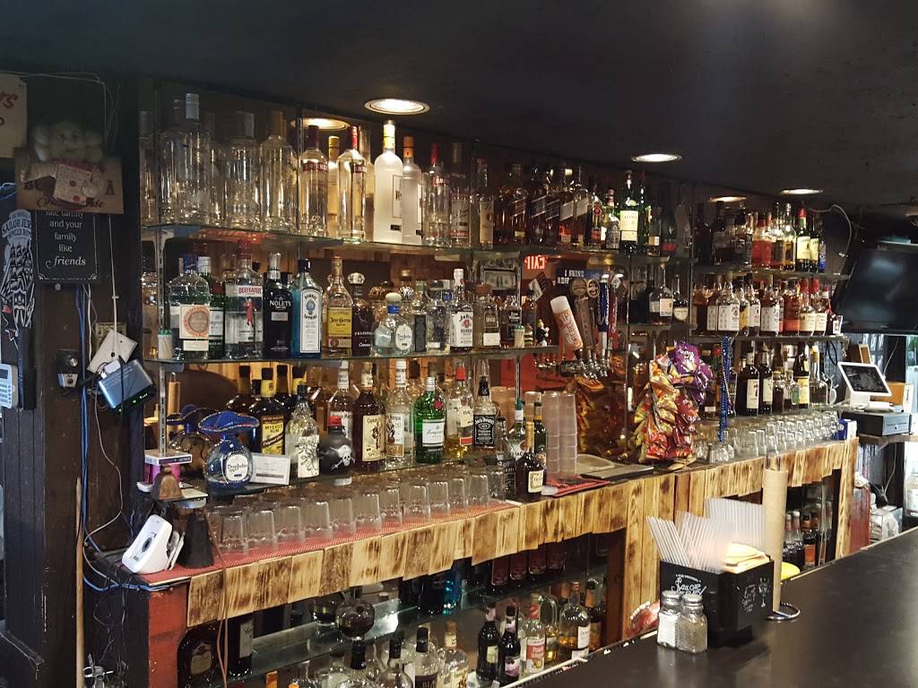 Dillons Burgers & Beers Restaurant | restaurant | 64647 Dillon Rd, Desert Hot Springs, CA 92240, USA | 7607747131 OR +1 760-774-7131