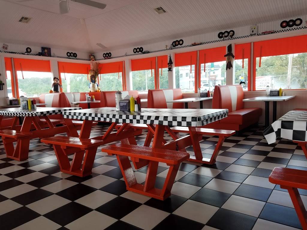 STEWARTS DRIVE-IN | restaurant | 102 W Main St, Tuckerton, NJ 08087, USA | 6092967895 OR +1 609-296-7895