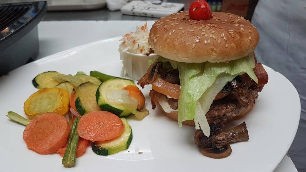 Monsieur Hotdog Plus | restaurant | 7751 Rue St-Hubert, Montréal, QC H2R 2P1, Canada | 5142773333 OR +1 514-277-3333