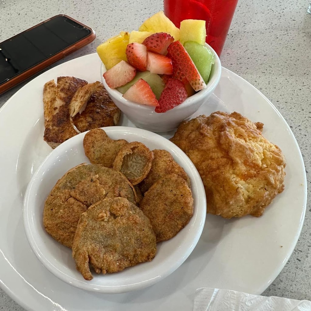 Sadies Diner | restaurant | 10565 Daimler Benz Blvd, Vance, AL 35490, USA | 6592613010 OR +1 659-261-3010