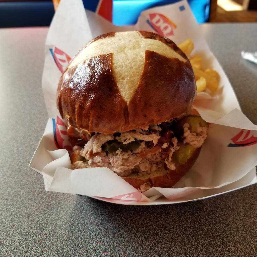 Dairy Queen | restaurant | 1225 S Main St, Lewistown, IL 61542, USA | 3095473800 OR +1 309-547-3800