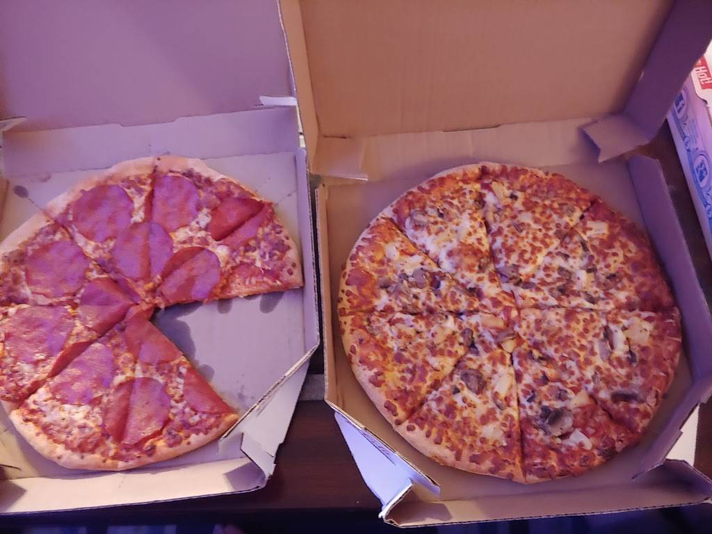 Dominos Pizza | meal delivery | 182 Wilson Ave, North York, ON M5M 4N7, Canada | 6474937300 OR +1 647-493-7300