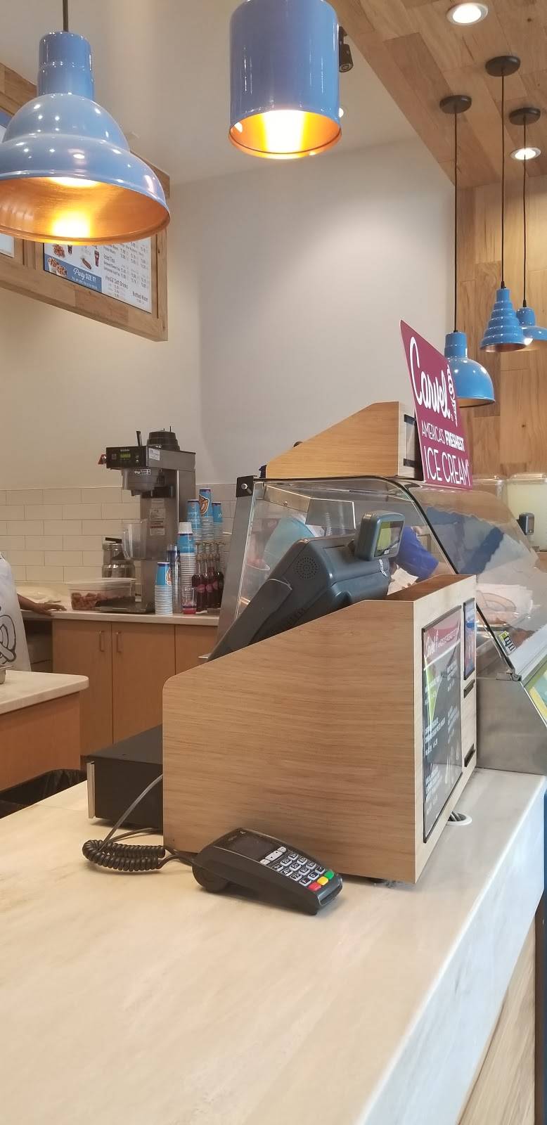 Auntie Annes | bakery | 311 Stanley K Tanger Dr Suite 1525, Lancaster, PA 17602, USA | 7176212665 OR +1 717-621-2665