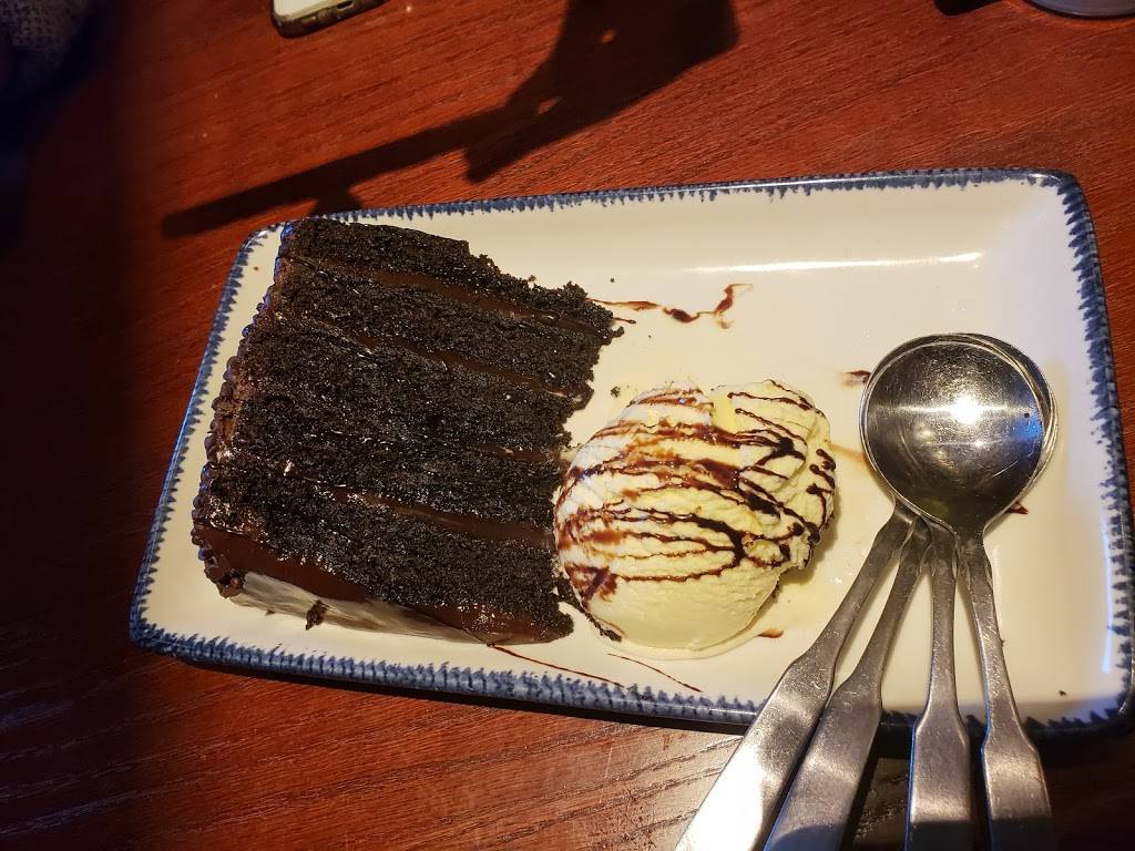 Red Lobster | restaurant | 4485 Main St, Bridgeport, CT 06606, USA | 2033714848 OR +1 203-371-4848