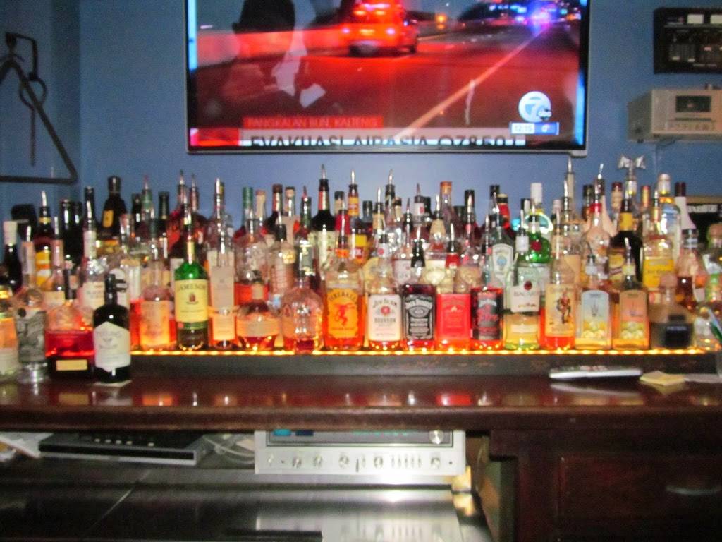 New Way Bar | restaurant | 23130 Woodward Ave, Ferndale, MI 48220, USA | 2485419870 OR +1 248-541-9870