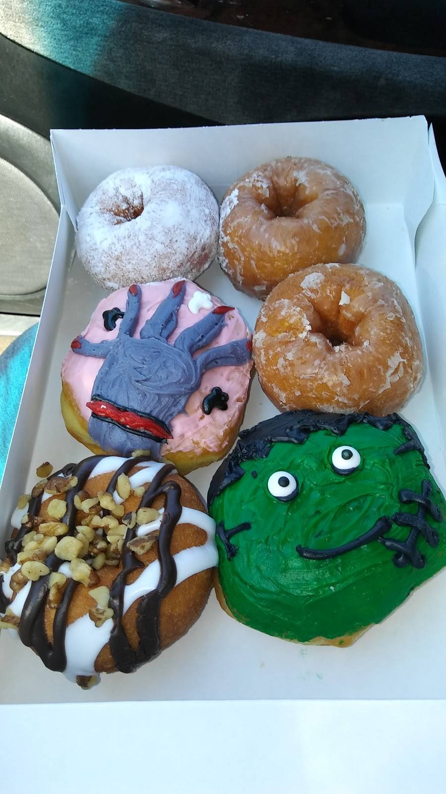 Penas Donut Heaven & Grill | bakery | 11601 Shadow Creek Pkwy #103, Pearland, TX 77584, USA | 7133403231 OR +1 713-340-3231