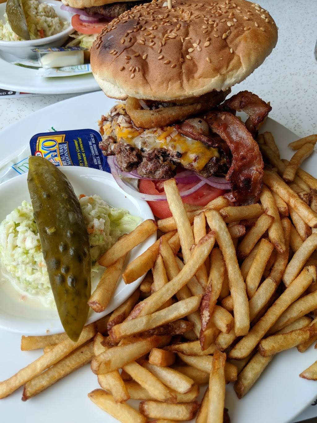 Nickels Deli | restaurant | 480 Boulevard de Sainte-Adèle, Sainte-Adèle, QC J0R 1L0, Canada | 4502299553 OR +1 450-229-9553