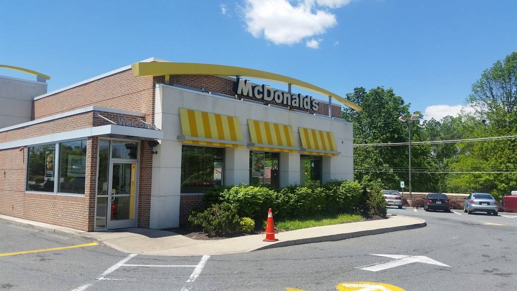 McDonalds | cafe | 10 Rising Sun Town Center, Rising Sun, MD 21911, USA | 4106587045 OR +1 410-658-7045