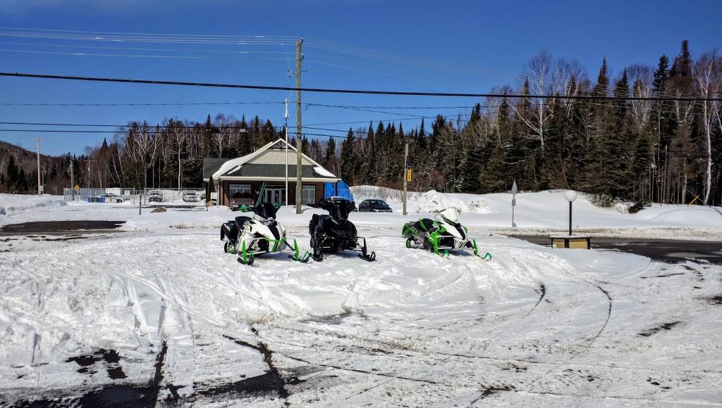 Auberge la Cuillère à Pot - Auberge à St-Donat | restaurant | 41 QC-329, Saint-Donat-de-Montcalm, QC J0T 2C0, Canada | 8194242252 OR +1 819-424-2252
