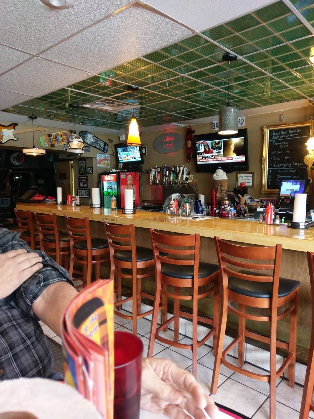 The Woodstone Deli | restaurant | 3500 Fort Henry Dr, Kingsport, TN 37664, USA | 4232459663 OR +1 423-245-9663