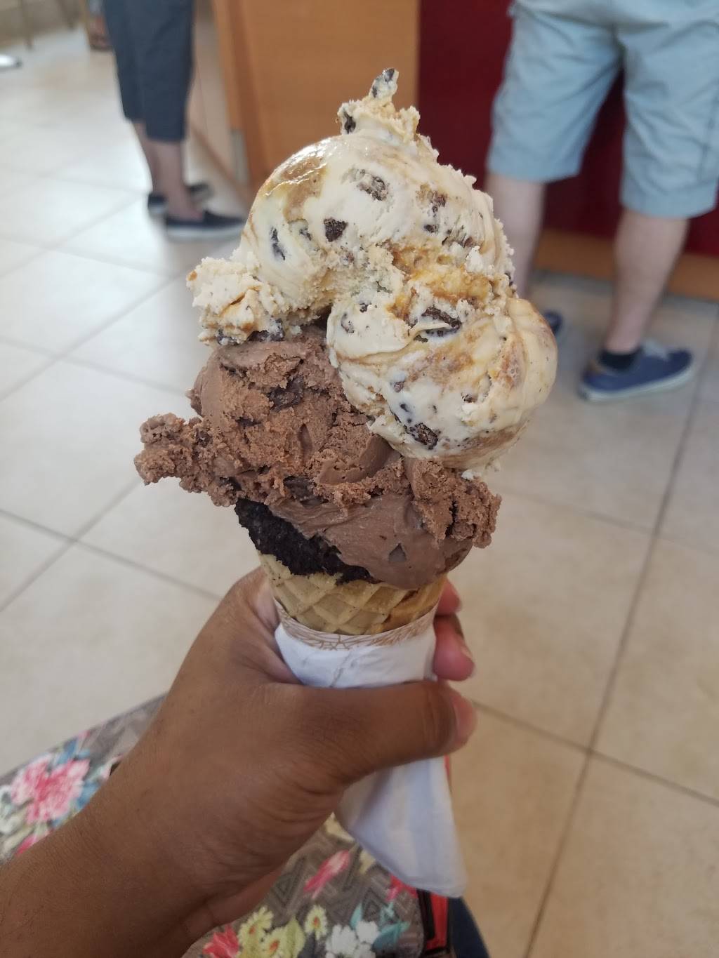 Häagen-Dazs® Ice Cream | restaurant | 61-10 188th St #274, Fresh Meadows, NY 11365, USA | 7184542568 OR +1 718-454-2568