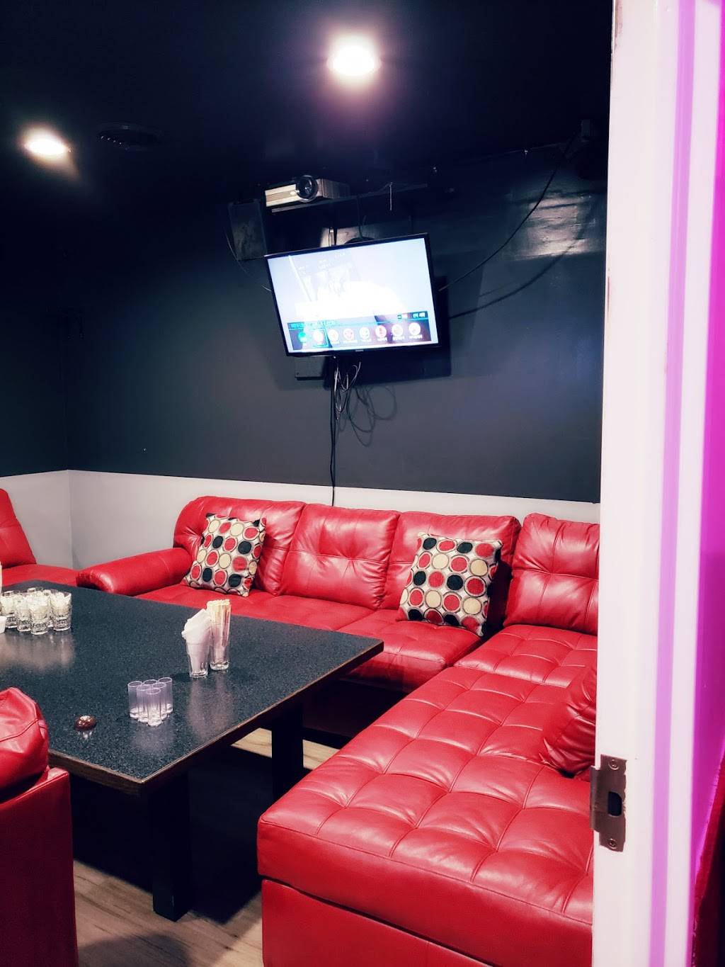 Baden Baden | restaurant | 7358 Little River Turnpike, Annandale, VA 22003, USA | 7032566777 OR +1 703-256-6777