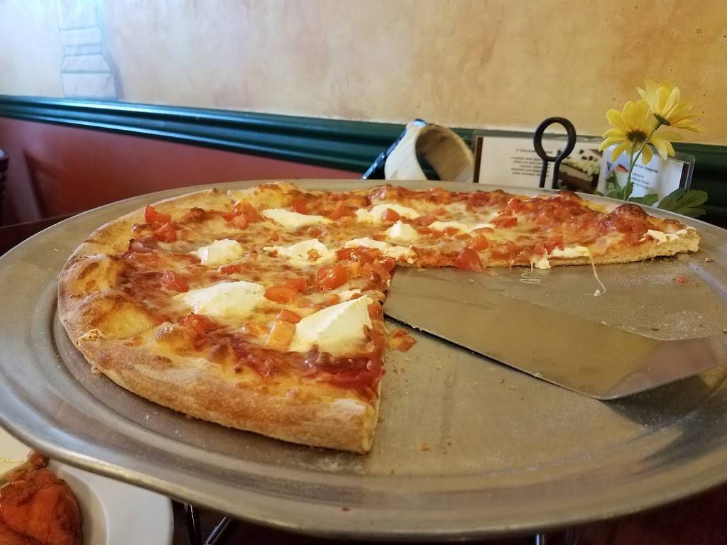 Giovannis Pizza | restaurant | 18 W Main St, Elverson, PA 19520, USA | 6102867376 OR +1 610-286-7376