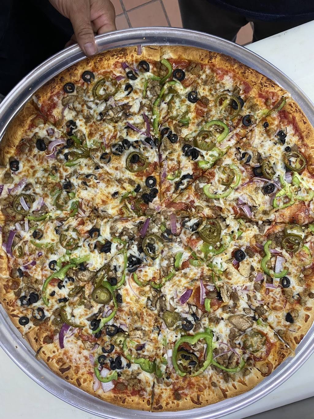 Vamos Pizza | restaurant | 565 W Oates Rd #140, Garland, TX 75043, USA | 4692067353 OR +1 469-206-7353