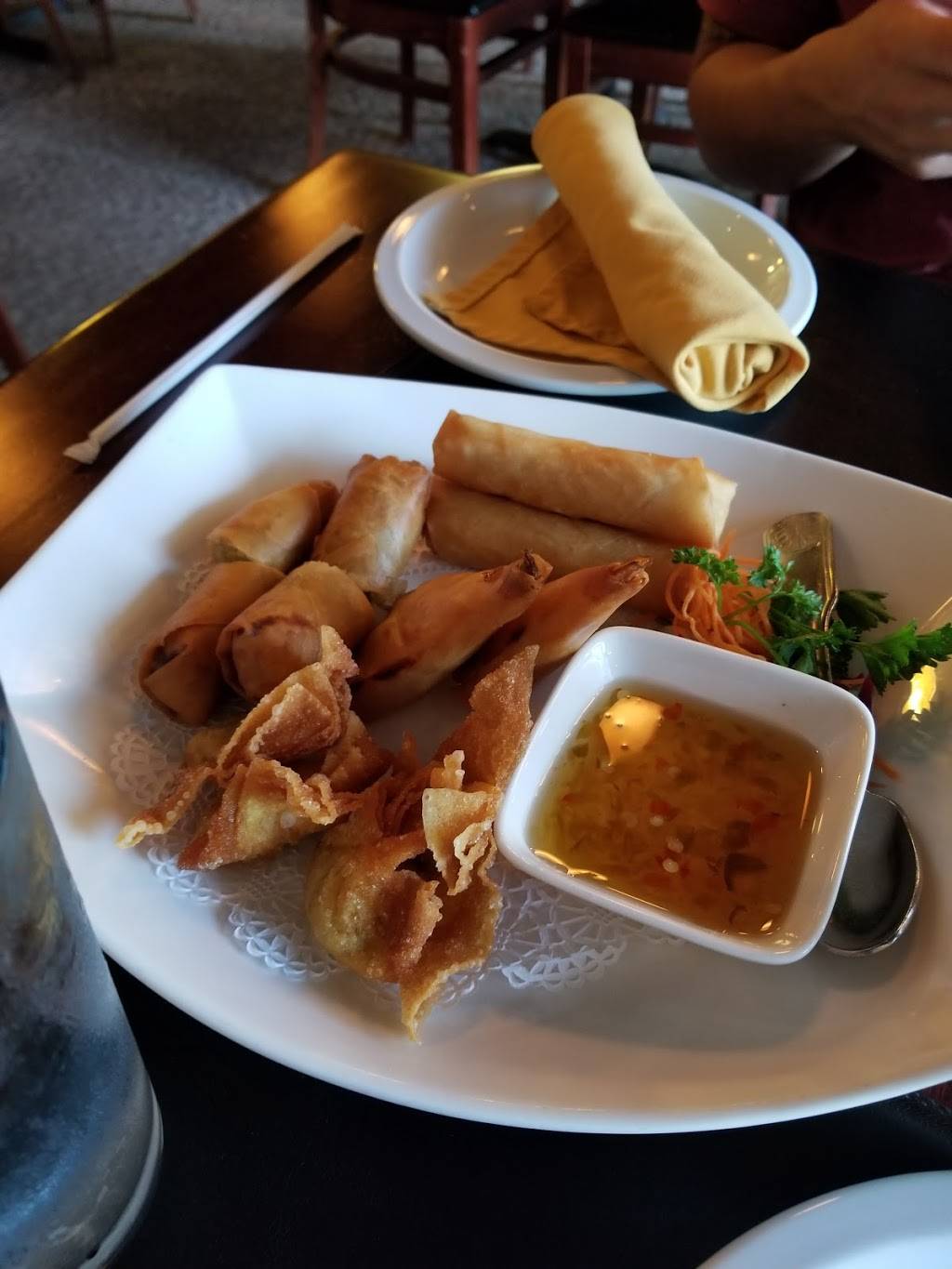 Siam | restaurant | 123 Sycamore St, Decatur, GA 30030, USA | 4043714333 OR +1 404-371-4333