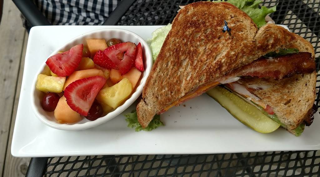 Golden Leaf Bistro | restaurant | 215 Craghead St, Danville, VA 24541, USA | 4347913191 OR +1 434-791-3191