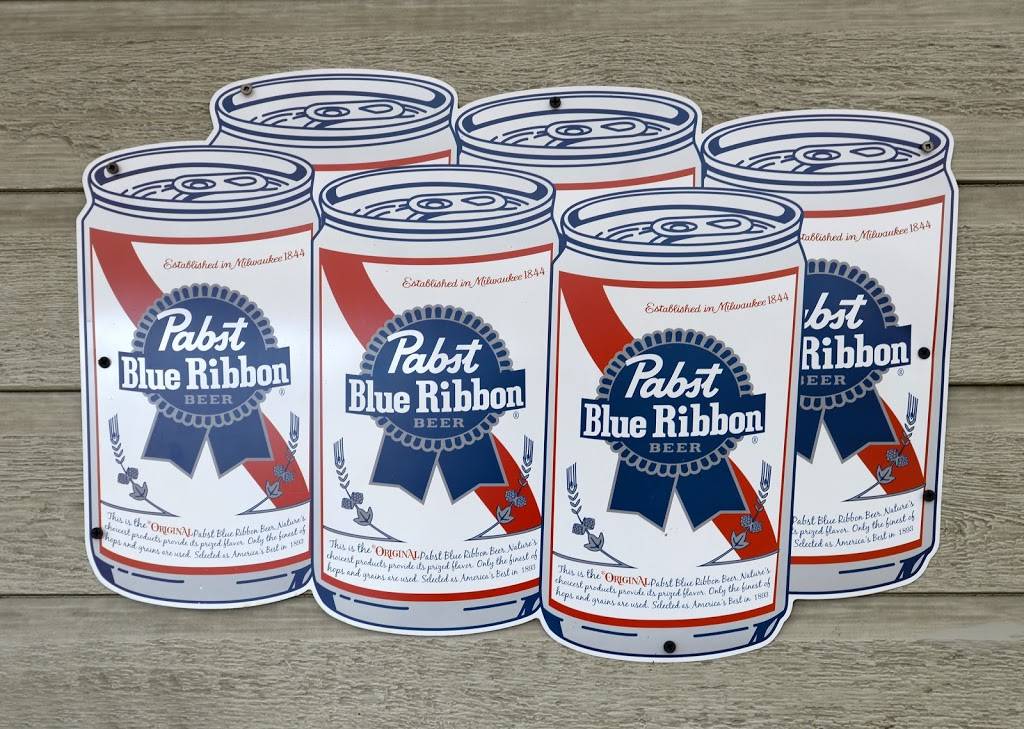 Bulls Bistro | meal takeaway | 2159 Avenue Notre Dame, Québec, QC G2E 3E8, Canada | 4188724731 OR +1 418-872-4731