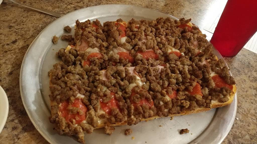 Pizza Glen | restaurant | 205 E Rives Rd, Clinton, MO 64735, USA | 6608858021 OR +1 660-885-8021