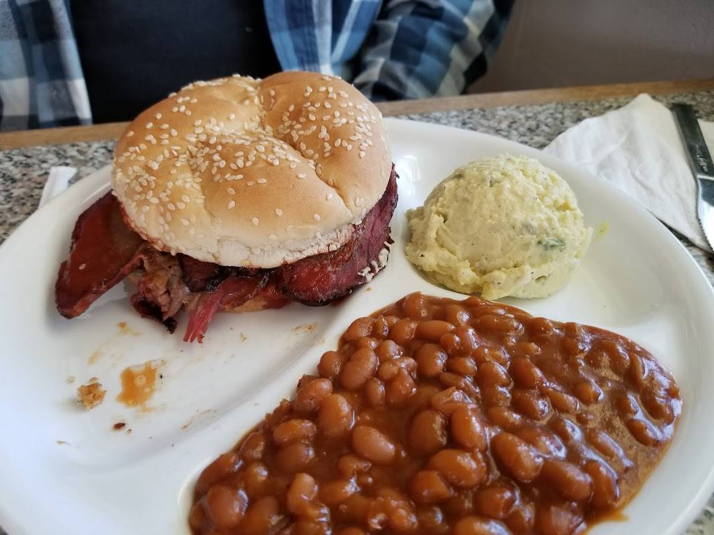 Pleasants BBQ Ocean Springs | restaurant | 1415 Government St, Ocean Springs, MS 39564, USA | 2288753384 OR +1 228-875-3384