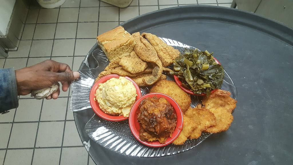 Rochester’s Barbecue and Grill | restaurant | 130 N White Horse Pike, Lawnside, NJ 08045, USA | 8565477427 OR +1 856-547-7427