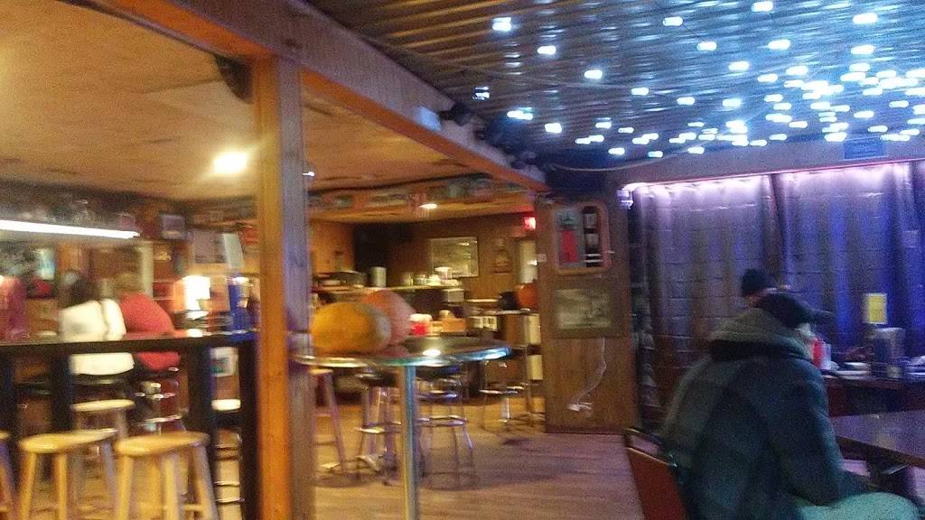 Curve Inn | restaurant | 10336 Blue Star Hwy, South Haven, MI 49090, USA | 2696375070 OR +1 269-637-5070