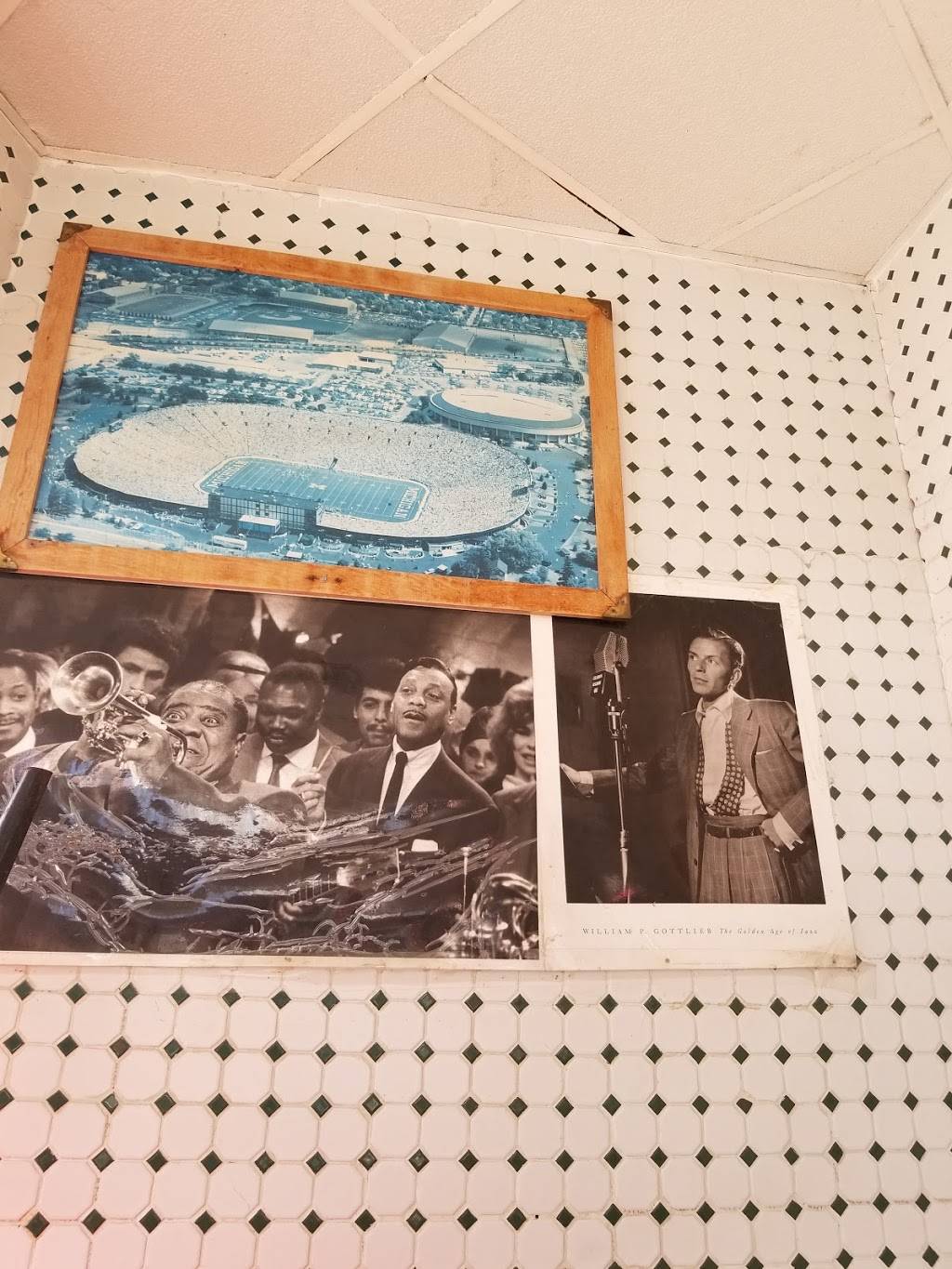 Gratiot Grill | restaurant | 3121 Gratiot Ave, Detroit, MI 48207, USA | 3139218670 OR +1 313-921-8670