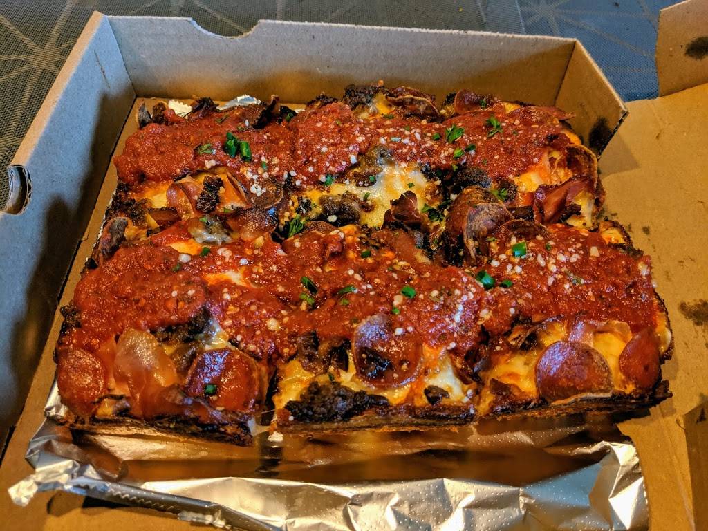Iron Born Pizza | meal takeaway | 413 Grant Ave, Pittsburgh, PA 15209, USA | 4128227300 OR +1 412-822-7300