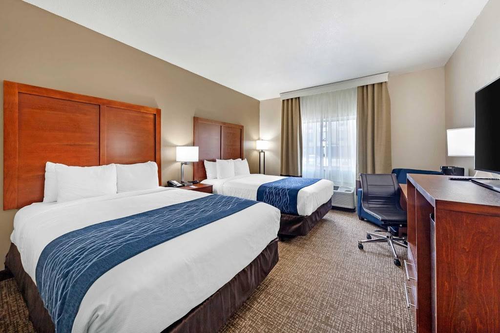 Comfort Inn Oklahoma City South - I-240 | restaurant | 7601 C A Henderson Blvd, Oklahoma City, OK 73139, USA | 4056313111 OR +1 405-631-3111