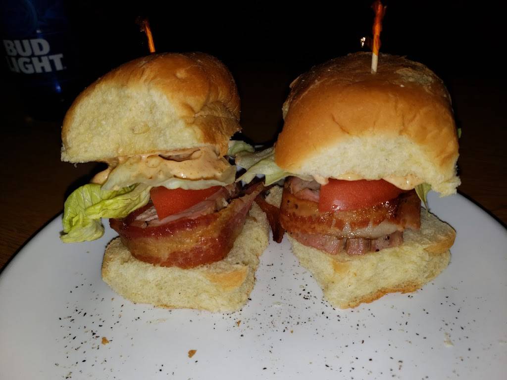 Johnnys Roadhouse | restaurant | 2278 E, US-10, Custer, MI 49405, USA | 2317572585 OR +1 231-757-2585