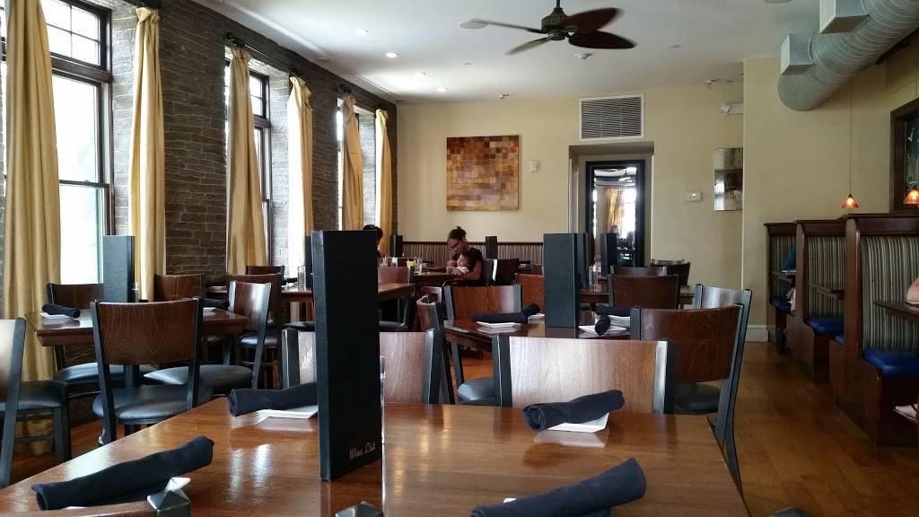 Bridge House Restaurant | restaurant | 49 Bridgeport Ave, Milford, CT 06460, USA | 2038782800 OR +1 203-878-2800