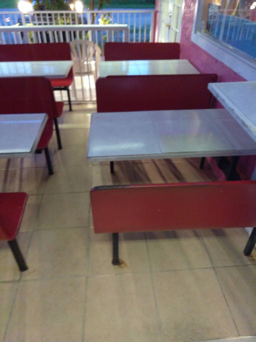 Sir B Restaurant & Bar BQ | restaurant | 2605 45th St, Vero Beach, FL 32967, USA | 7725843518 OR +1 772-584-3518