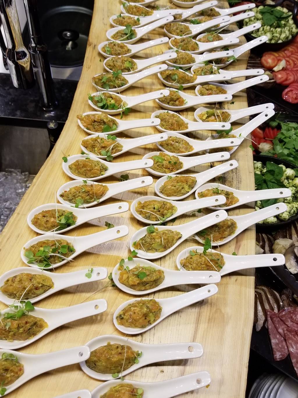 Montego Resto Club | restaurant | 1460 Avenue Maguire, Québec, QC G1T 1P2, Canada | 4186887991 OR +1 418-688-7991