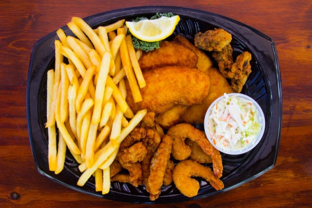 Boondocks Restaurant | restaurant | 3948 S Peninsula Dr, Port Orange, FL 32127, USA | 3867609001 OR +1 386-760-9001