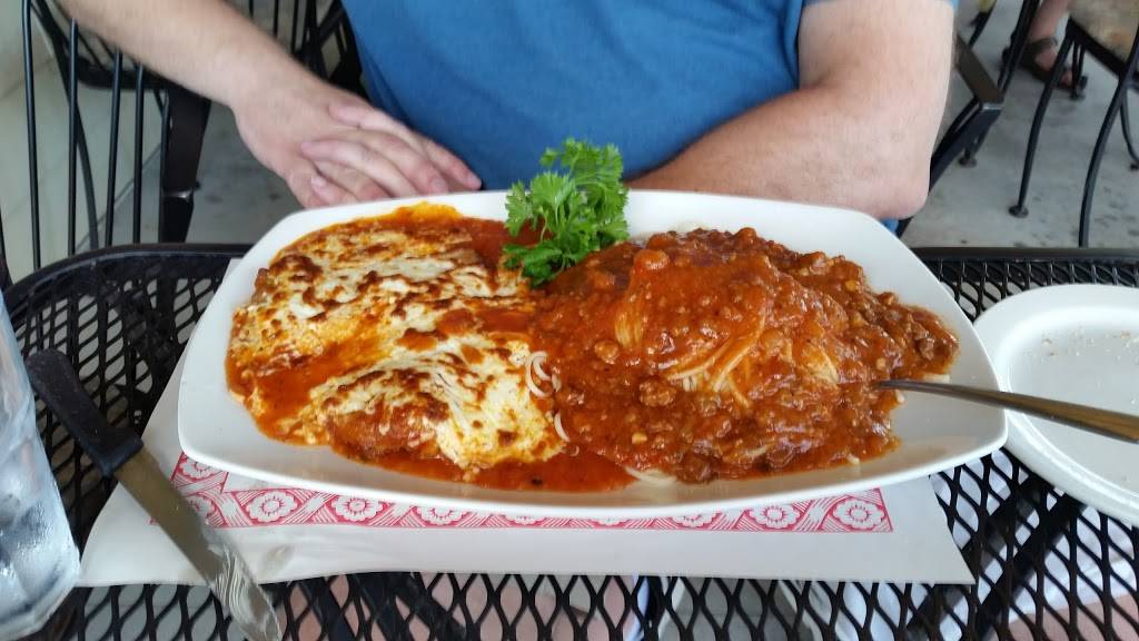 Restaurant Le Vieux Canal | restaurant | 4185 Boulevard Marie-Victorin, Sainte-Catherine, QC J5C 1X9, Canada | 4506352238 OR +1 450-635-2238