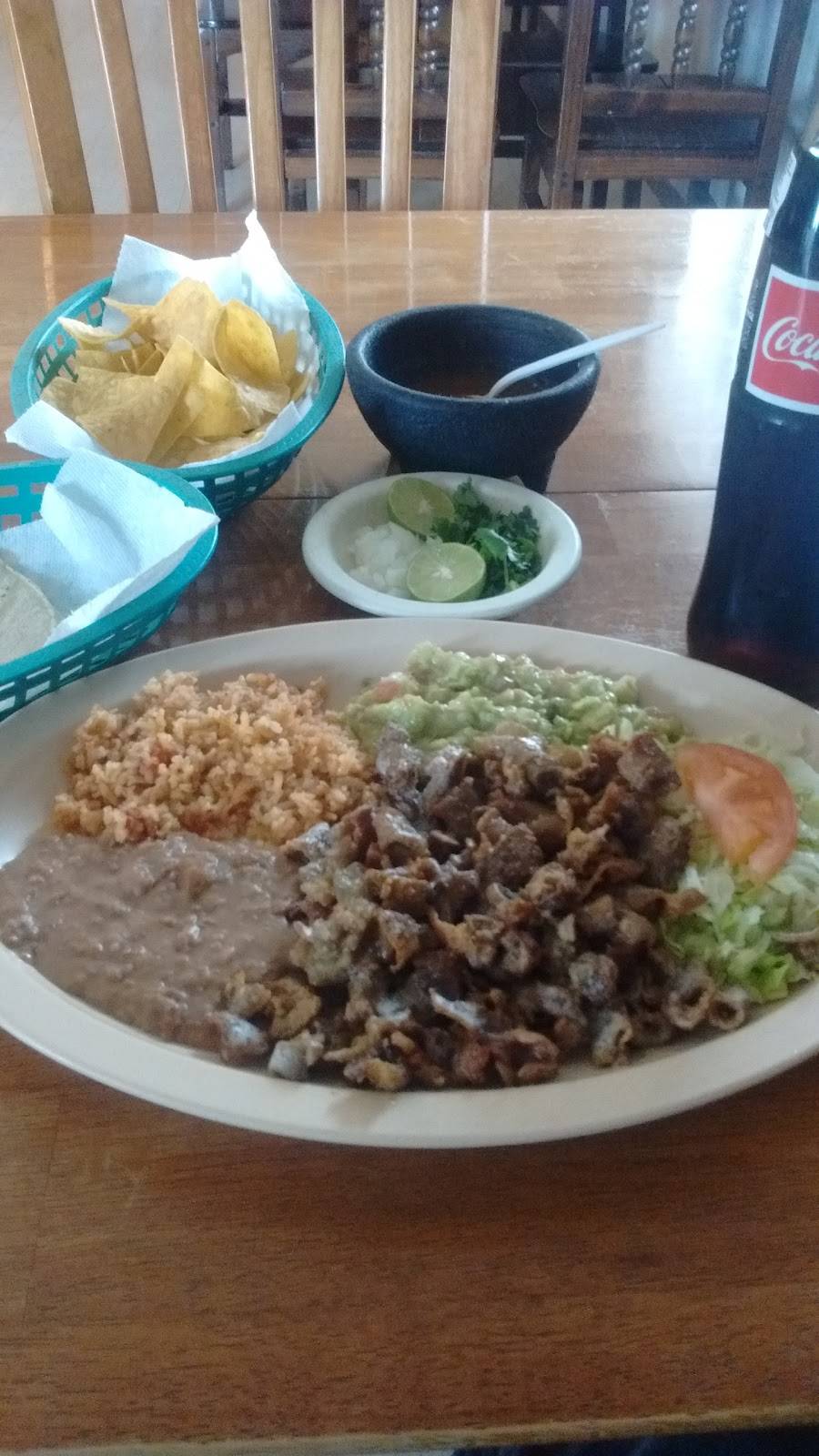 Nenas Restaurant | restaurant | 520 E Main St, Fabens, TX 79838, USA | 9157642919 OR +1 915-764-2919