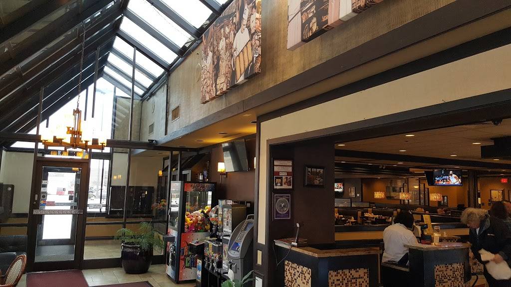 Omega Restaurant & Bakery | bakery | 9100 W Golf Rd, Niles, IL 60714, USA | 8472967777 OR +1 847-296-7777